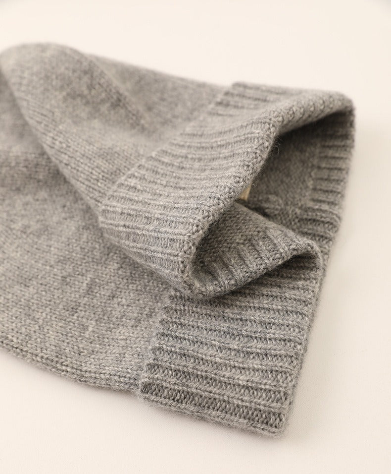 Luxurious Cashmere Beanie and Gloves-Artisan Craftsmanship: The knitted design showcases superior craftsmanship, promising durability and a timeless aesthetic.
Versatile Color Options: Available in three sophisticated colors—Ash Grey, Midnight Blue, and Onyx Black—this set complements any outfit with its understated elegance.
Perfect Fit: The beanie measures 23cm x 23cm, with a 6.5cm folded brim, offering a snug and comfortable fit.