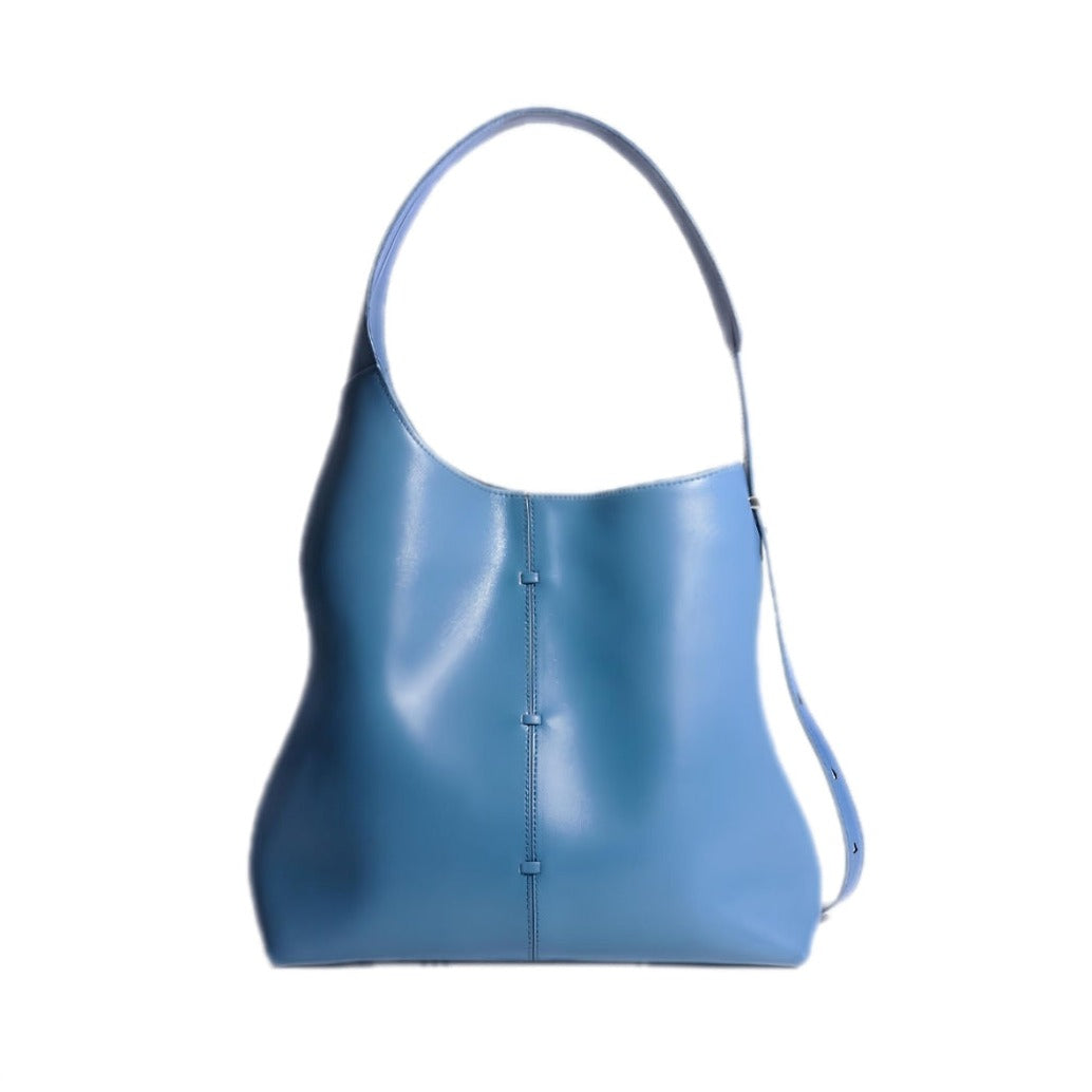 VersaStyle Satchel|Cowhide Leather Excellence|Large Capacity|Leather Tote Bag