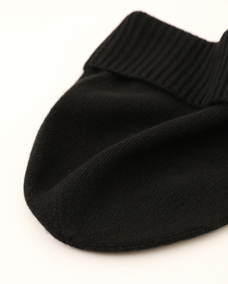 Luxurious Cashmere Beanie and Gloves Set-Premium Material: Made entirely of high-quality cashmere, this set provides exceptional softness and warmth, ensuring a cozy experience even in the coldest weather.