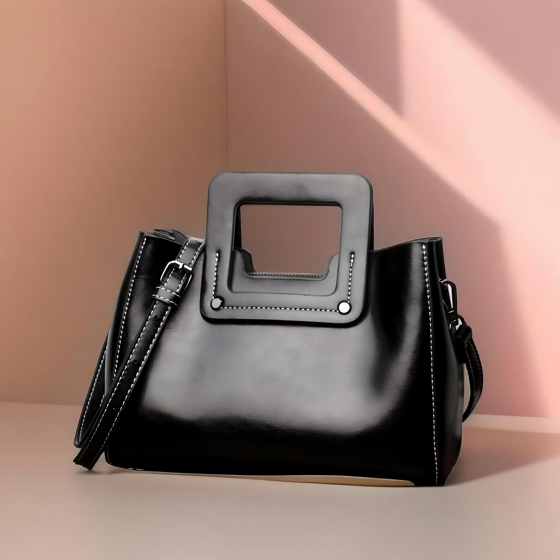 Our refined zipper closure breaks away from the traditional bucket bag mould, offering an elegant blend of simplicity and functionality—a true all-purpose accessory.